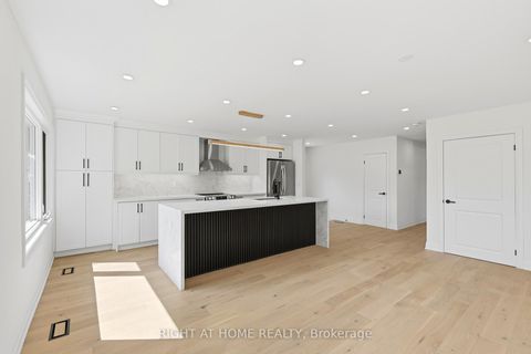 Photo 9 at 36 Vauxhall Drive, Dorset Park, Toronto