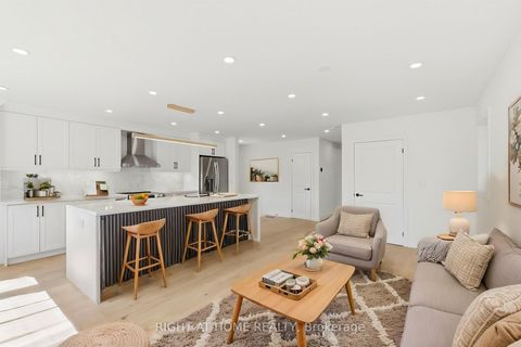 Photo 10 at 36 Vauxhall Drive, Dorset Park, Toronto