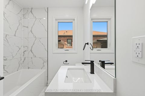Photo 14 at 36 Vauxhall Drive, Dorset Park, Toronto