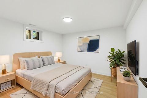 Photo 36 at 36 Vauxhall Drive, Dorset Park, Toronto