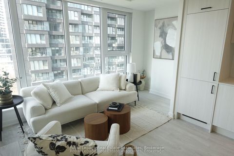 Photo 5 at 1004 - 1 Quarrington Lane, Don Mills, Toronto