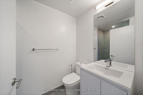 Photo 9 at 1004 - 1 Quarrington Lane, Don Mills, Toronto