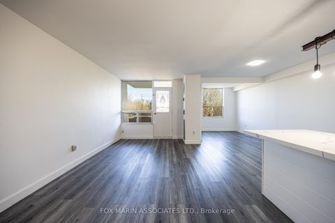 Photo 4 at 312 - 20 Edgecliff Golfway, Flemingdon Park, Toronto