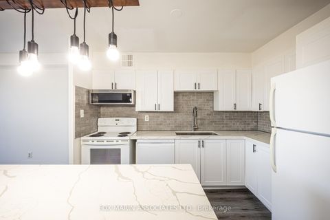 Photo 5 at 312 - 20 Edgecliff Golfway, Flemingdon Park, Toronto