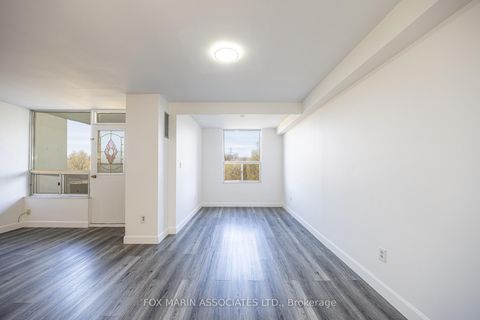Photo 7 at 312 - 20 Edgecliff Golfway, Flemingdon Park, Toronto