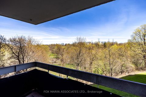 Photo 13 at 312 - 20 Edgecliff Golfway, Flemingdon Park, Toronto
