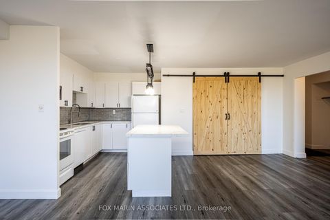 Photo 14 at 312 - 20 Edgecliff Golfway, Flemingdon Park, Toronto