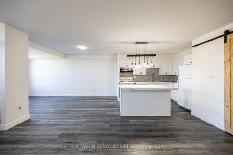 Photo 17 at 312 - 20 Edgecliff Golfway, Flemingdon Park, Toronto