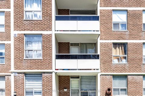 Photo 33 at 312 - 20 Edgecliff Golfway, Flemingdon Park, Toronto