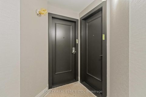 Photo 4 at 206 - 7250 Yonge Street, Yorkhill, Vaughan