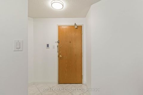 Photo 5 at 206 - 7250 Yonge Street, Yorkhill, Vaughan