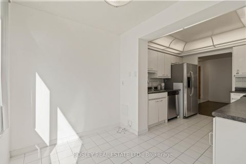 Photo 17 at 206 - 7250 Yonge Street, Yorkhill, Vaughan