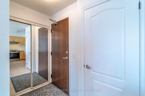 Photo 6 at 904 - 15 North Park Road, Beverley Glen, Vaughan