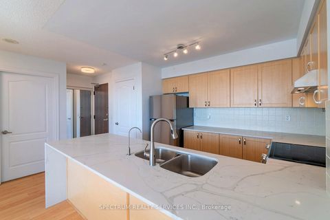 Photo 15 at 904 - 15 North Park Road, Beverley Glen, Vaughan