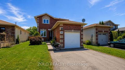 Photo 1 at 45 Athabaska Road, Holly, Barrie