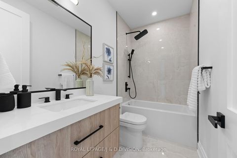 Photo 35 at 4 Pine Ridge Drive, Cliffcrest, Toronto