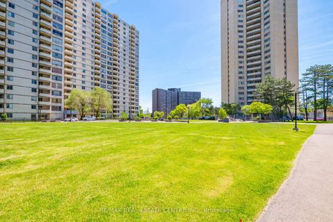 Photo 2 at 1708 - 320 Dixon Road, The Westway, Toronto