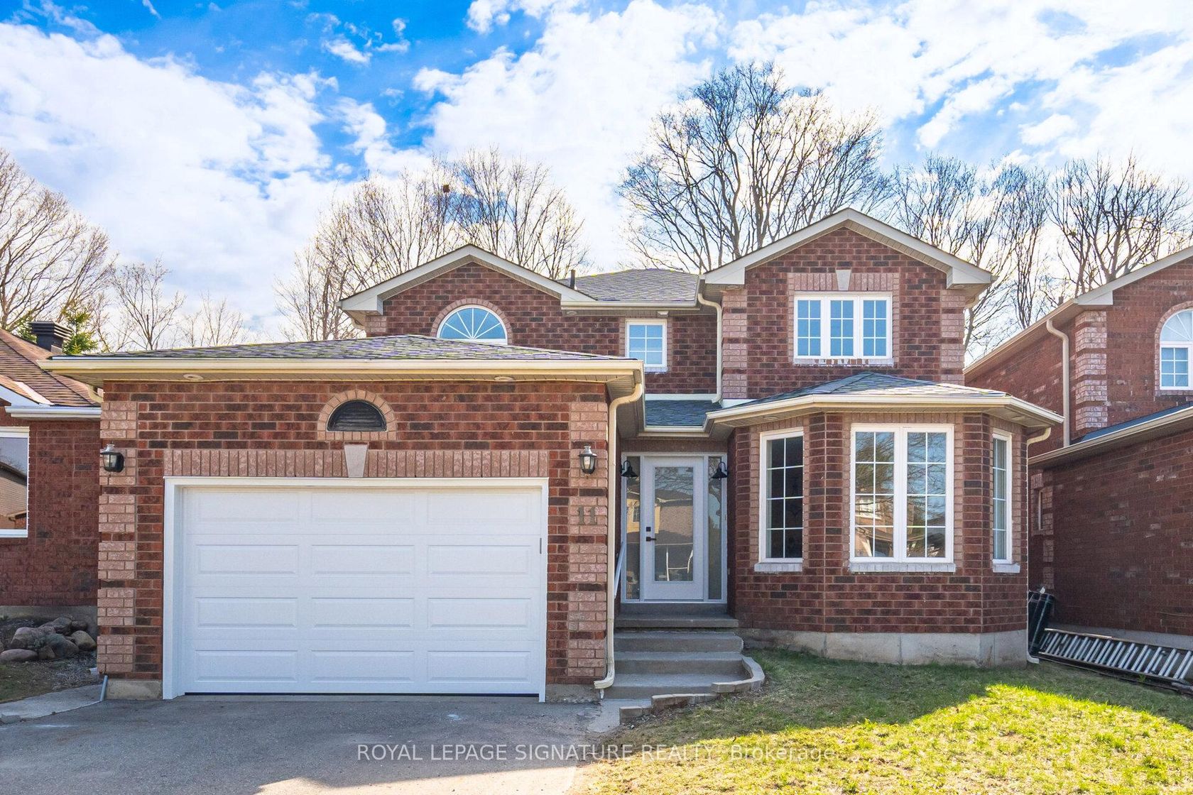 11 Wessenger Drive, Holly, Barrie photo number 2
