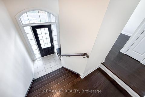Photo 3 at 33 Duncombe Lane, South Richvale, Richmond Hill