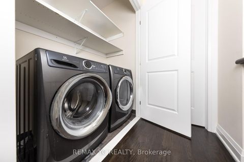 Photo 32 at 33 Duncombe Lane, South Richvale, Richmond Hill
