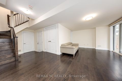 Photo 34 at 33 Duncombe Lane, South Richvale, Richmond Hill