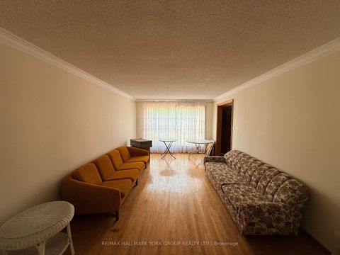 Photo 4 at 75 Spruce Avenue, South Richvale, Richmond Hill