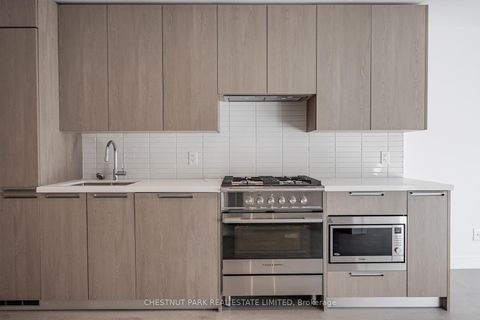 Photo 1 at 703 - 160 Kingsway Crescent, Kingsway South, Toronto