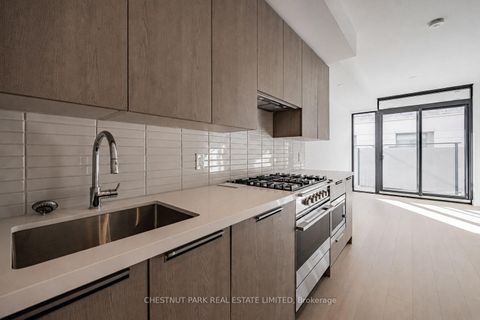Photo 2 at 703 - 160 Kingsway Crescent, Kingsway South, Toronto