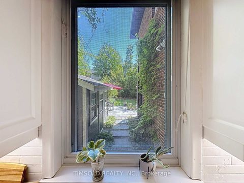Photo 13 at 29 Tarlton Road, Forest Hill South, Toronto
