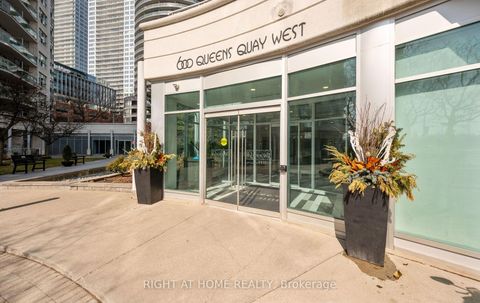 Photo 1 at 219 - 600 Queens Quay, Waterfront Communities C1, Toronto