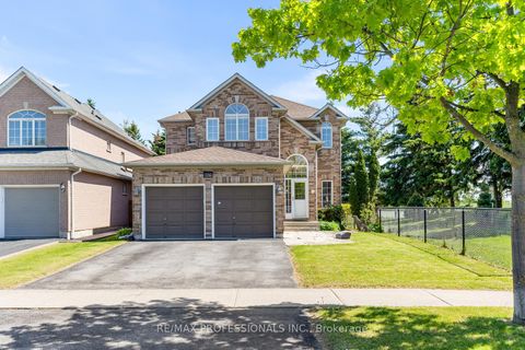 Photo 0 at 106 Hollybush Drive, Maple, Vaughan