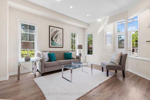 Photo 7 at 106 Hollybush Drive, Maple, Vaughan