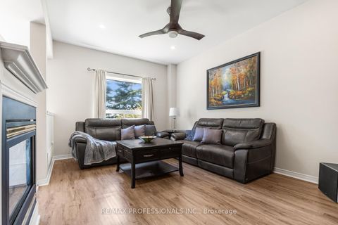 Photo 11 at 106 Hollybush Drive, Maple, Vaughan