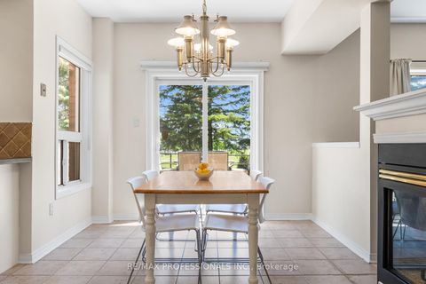 Photo 14 at 106 Hollybush Drive, Maple, Vaughan