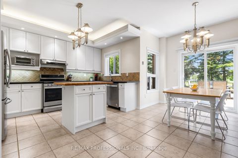 Photo 15 at 106 Hollybush Drive, Maple, Vaughan