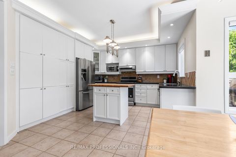 Photo 16 at 106 Hollybush Drive, Maple, Vaughan