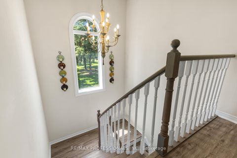 Photo 20 at 106 Hollybush Drive, Maple, Vaughan