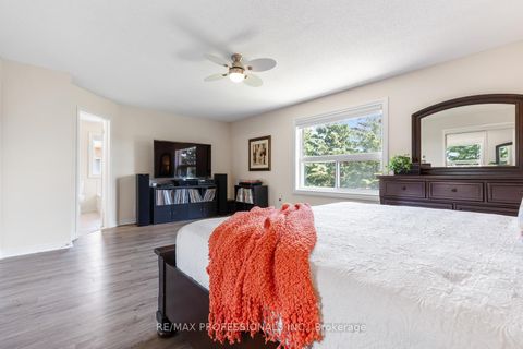 Photo 24 at 106 Hollybush Drive, Maple, Vaughan