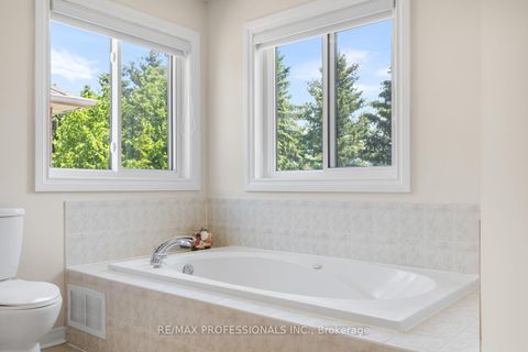 Photo 27 at 106 Hollybush Drive, Maple, Vaughan
