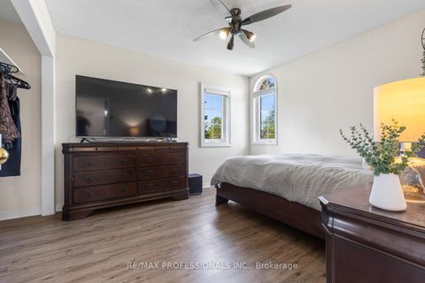 Photo 29 at 106 Hollybush Drive, Maple, Vaughan