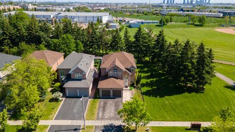 Photo 39 at 106 Hollybush Drive, Maple, Vaughan