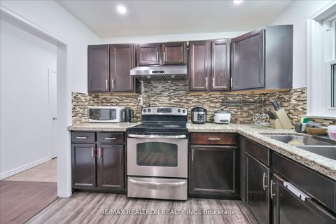 Photo 9 at 16 Arnprior Road, Bendale, Toronto