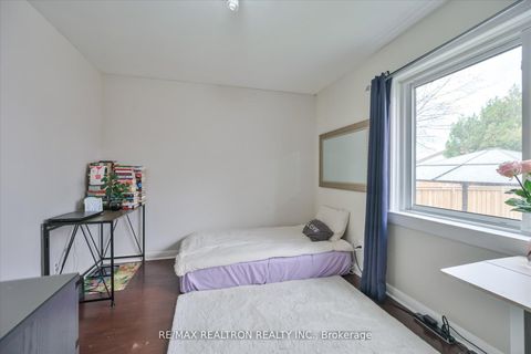 Photo 13 at 16 Arnprior Road, Bendale, Toronto