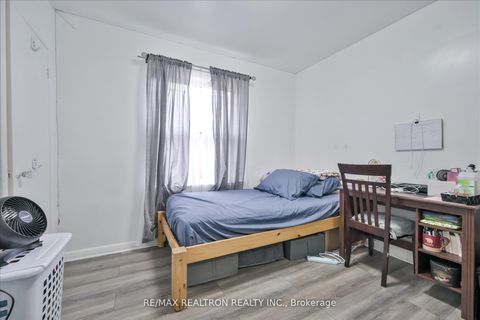Photo 14 at 16 Arnprior Road, Bendale, Toronto