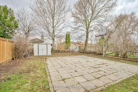 Photo 25 at 16 Arnprior Road, Bendale, Toronto