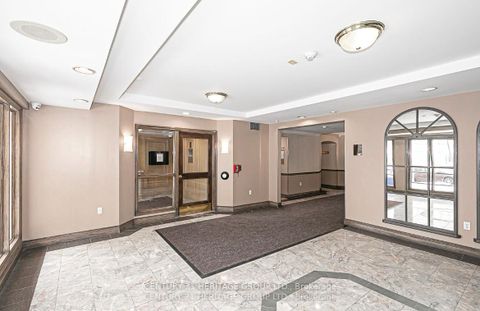 Photo 2 at 1112 - 270 Davis Drive, Central Newmarket, Newmarket