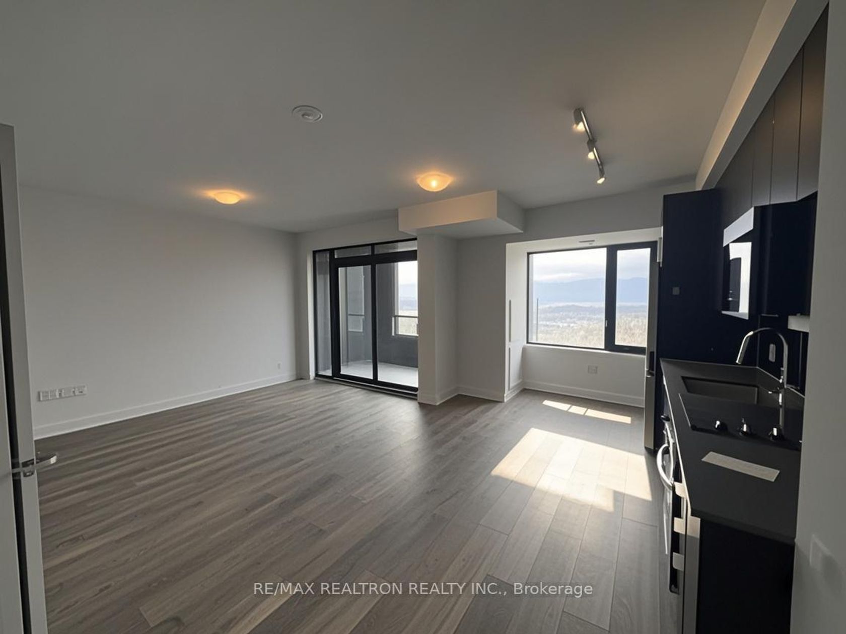 4705 - 2920 Highway 7, Concord, Vaughan photo 8