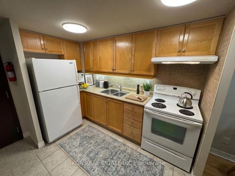 Photo 4 at 615 - 100 Scottfield Drive, Agincourt North, Toronto
