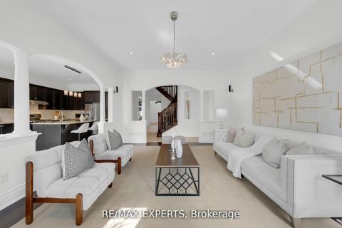 Photo 23 at 134 Orleans Circle, Vellore Village, Vaughan