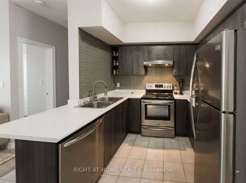 Photo 3 at 305 - 44 Ferndale Drive S, Ardagh, Barrie